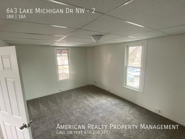 Building Photo - 643 Lake Michigan Dr NW