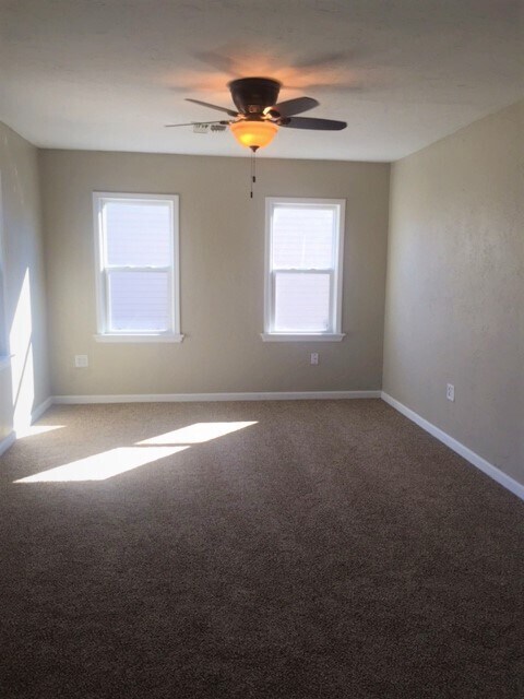 Foto del edificio - 1206 NW Oak Ave