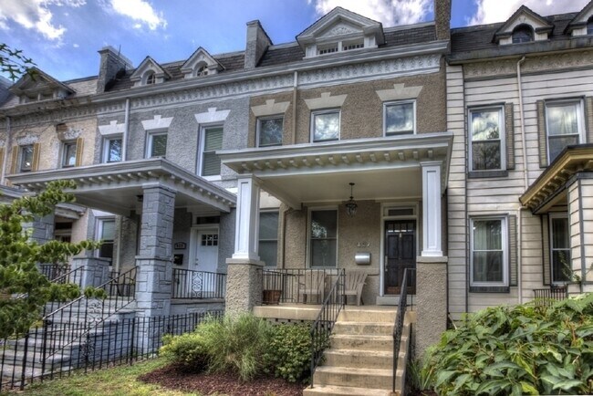 Building Photo - 627 Keefer Pl NW