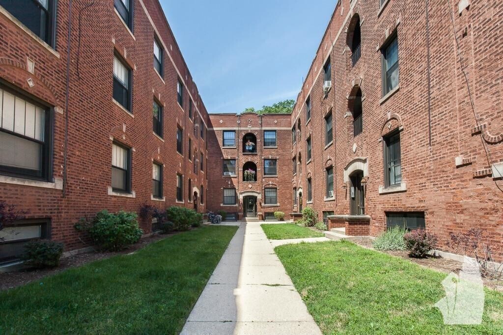 2876 N Clark St Unit 01, Chicago, IL 60657 Apartment for