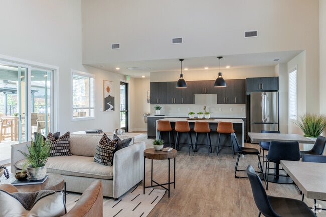 Clubroom - Canvas at Prairie Center
