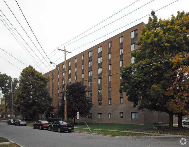 Raymond Watkin Apartments Apartments in Saratoga Springs, NY