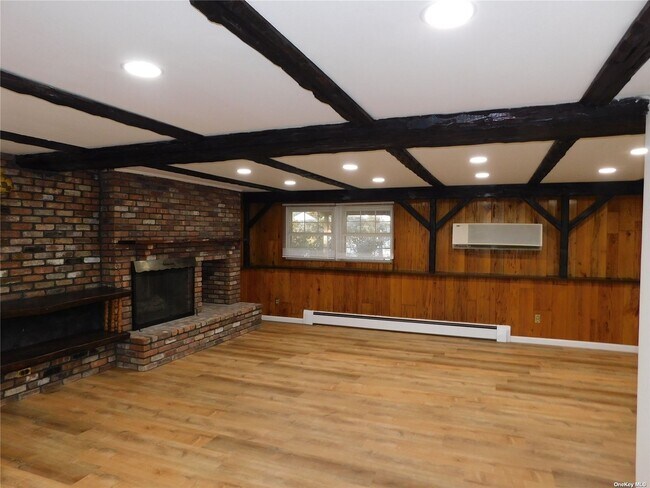 Building Photo - 36 Wedgewood Dr