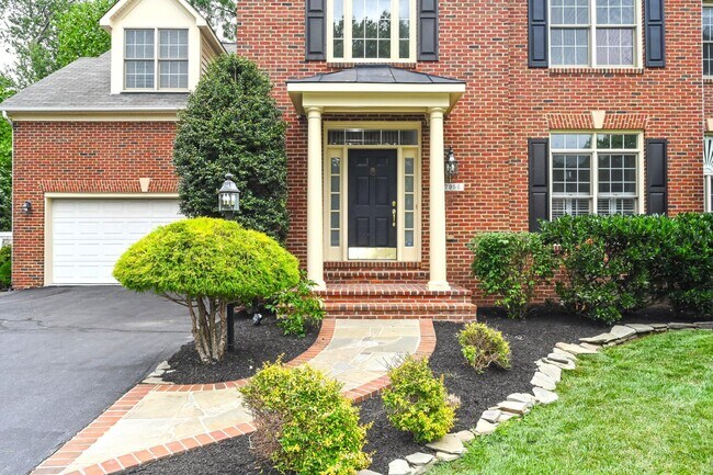 Building Photo - 7956 Robarge Ct