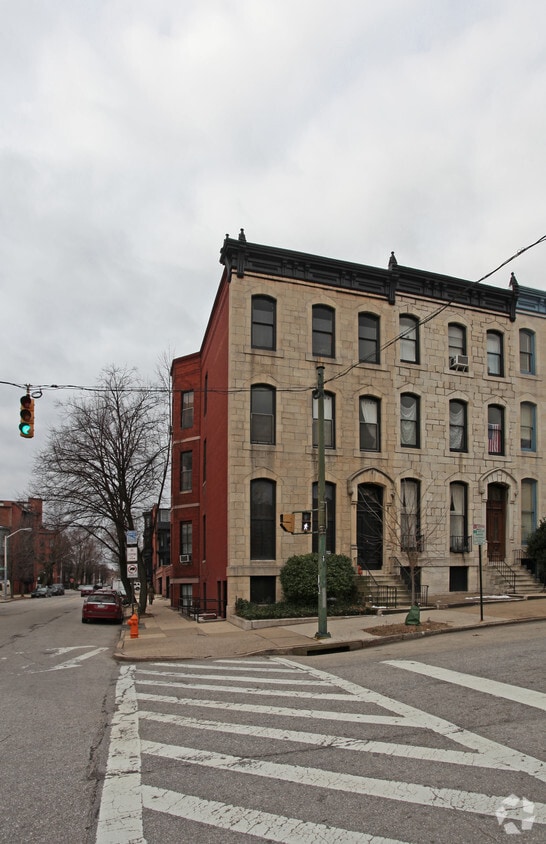 Primary Photo - 1600 Park Ave