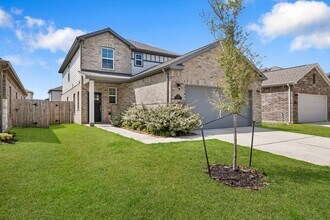 Building Photo - 5811 Blue Grama Dr