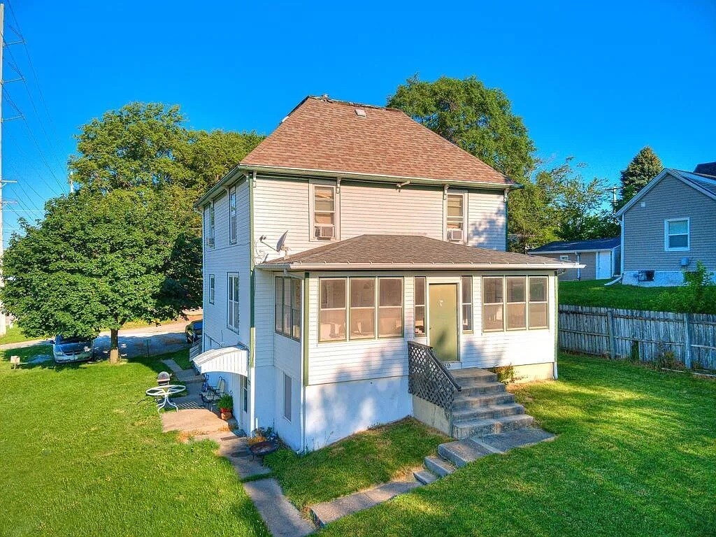 129 Kingsbury Ave, Ames, IA 50010 Apartments in Ames, IA