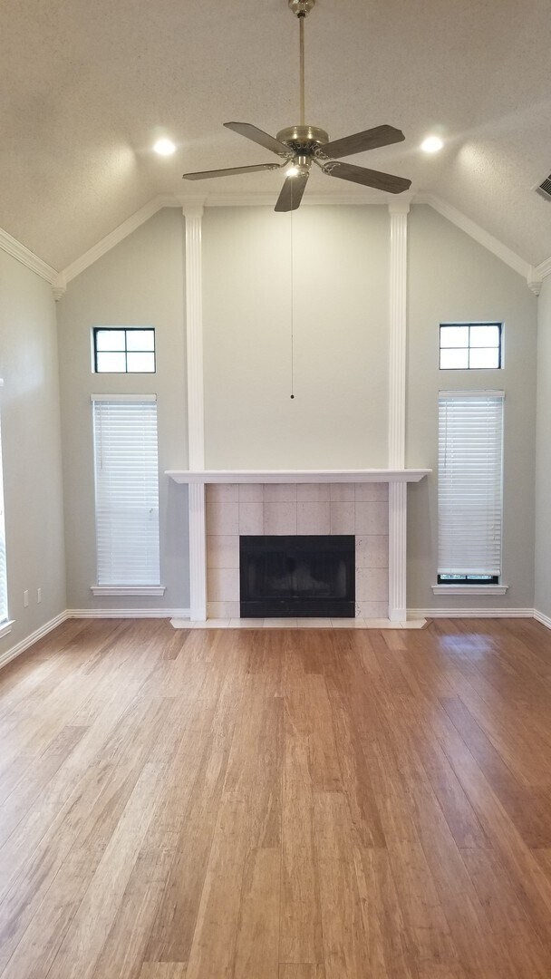 Building Photo - 4921 Arborgate Dr Arlington TX 76017