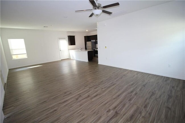 Building Photo - Single Family Charmer