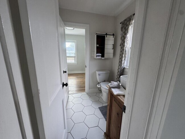 Building Photo - 4133 3rd Ave N