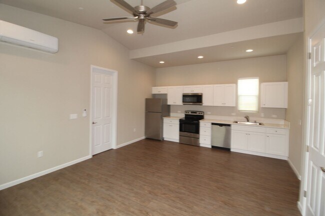 Foto del edificio - 2367 N Arthur Ave