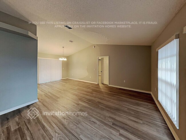 Building Photo - 5517 Highlands Vue Ln