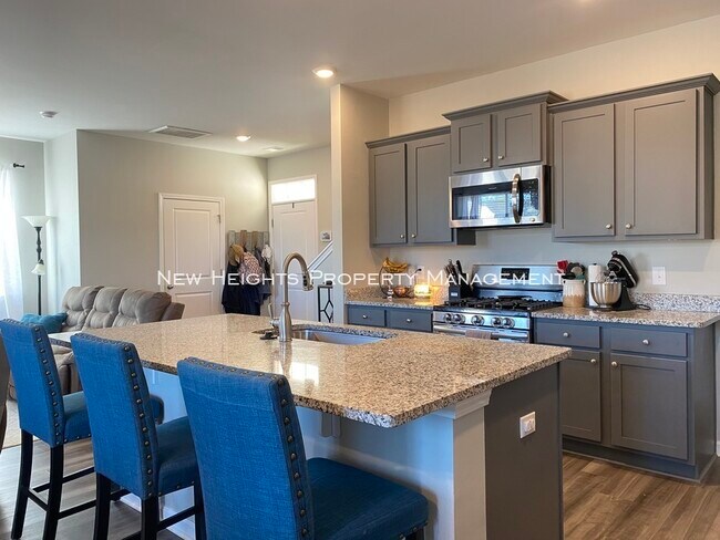 Building Photo - 106 Sarcoxie Rd