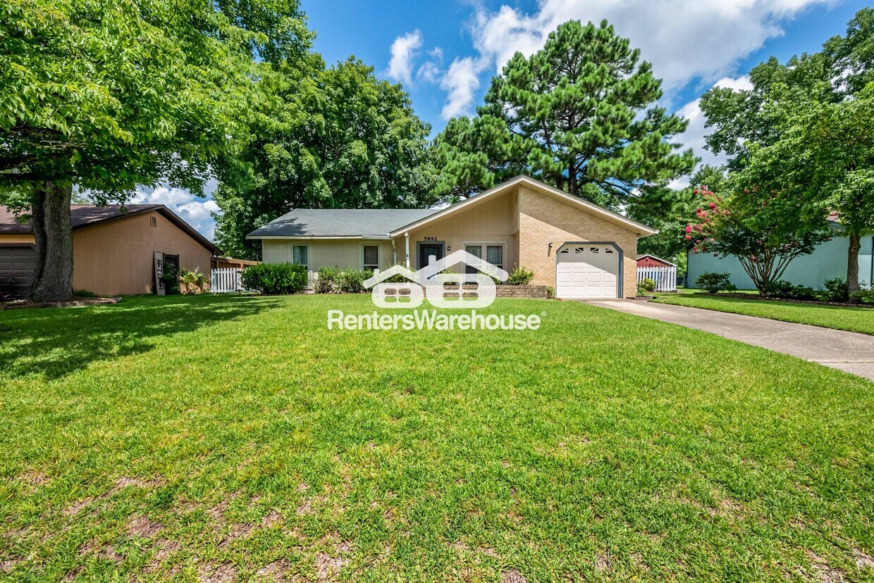 Foto principal - 5892 Connors Dr
