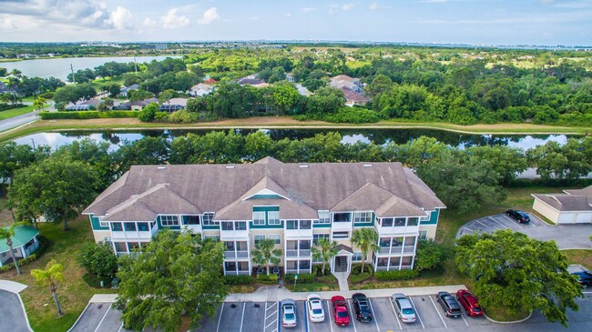 Building Photo - 2-Bedroom Condo for Rent – Amenities and P...