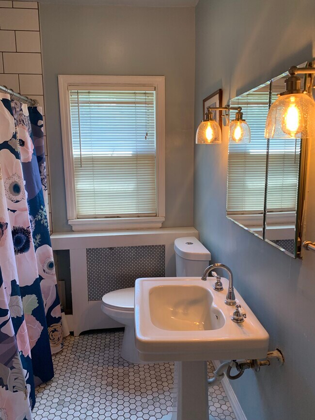 Foto del edificio - 3824 N Bartlett Ave