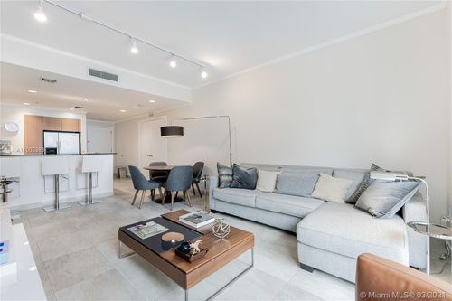 Primary Photo - 1060 Brickell Ave