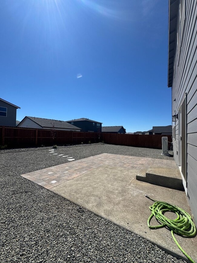 Building Photo - 4-Bedroom Home with Low-Maintenance Landscaping