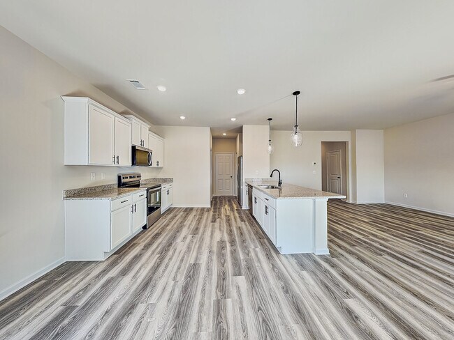 Foto del edificio - 700 Plant Rd