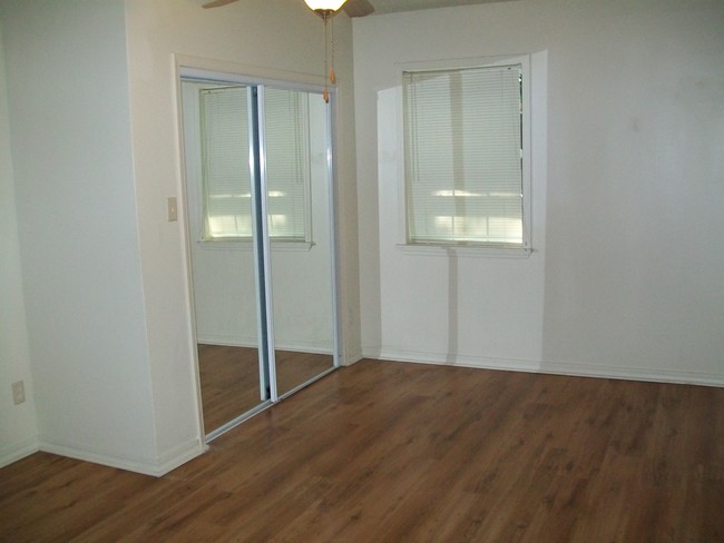 Building Photo - 311 N 10th St