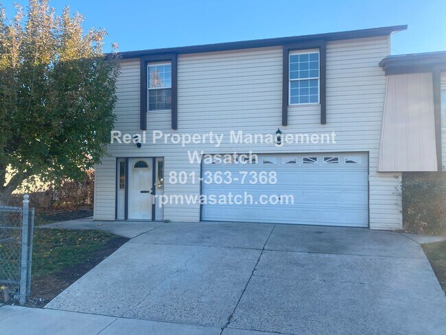 Building Photo - 2 Units in 1 14 month lease available