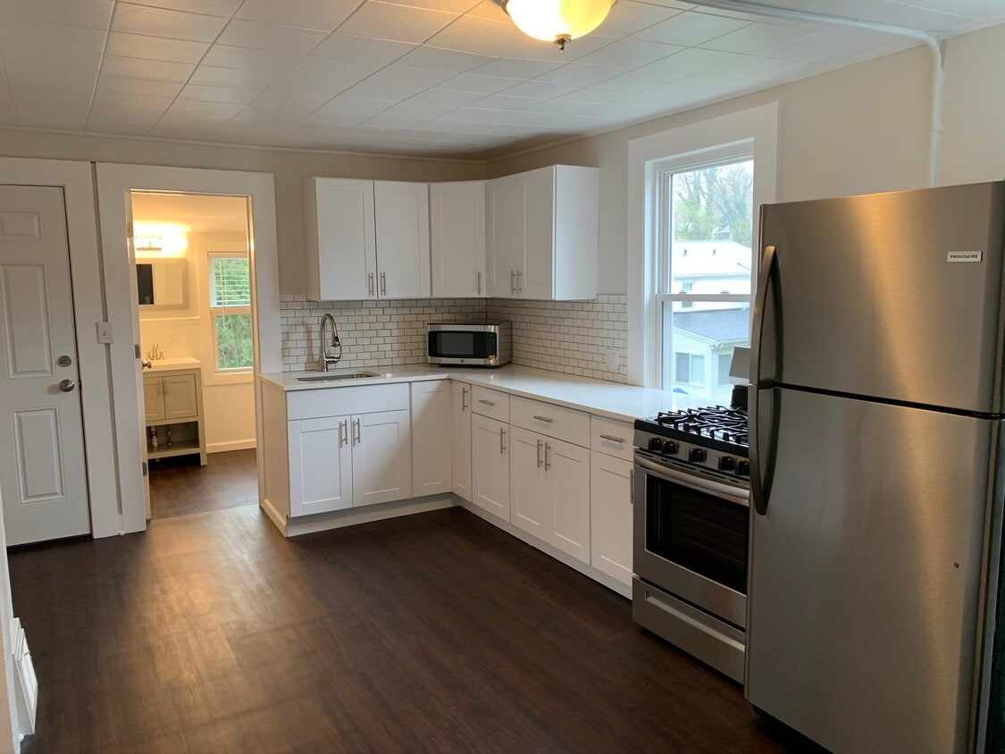 45 Biro St Unit 2, Fairfield, CT 06825 Room for Rent in Fairfield, CT