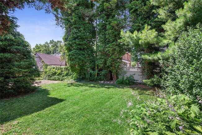 Foto del edificio - 320 Tulip Ave