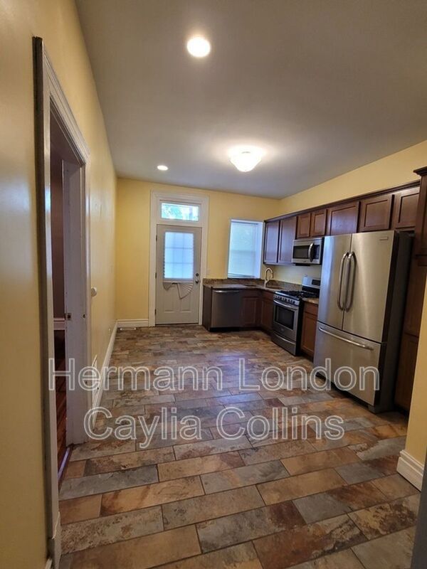 Foto del edificio - 2217 S Jefferson Ave