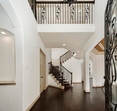 Building Photo - 27 Tioga Pl