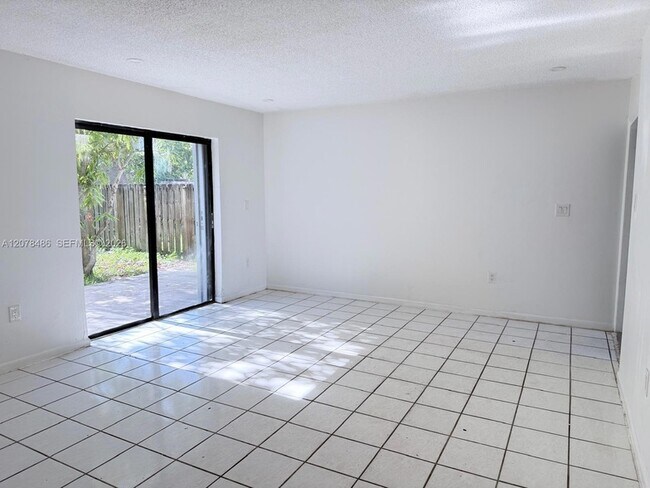 Building Photo - 20110 SW 88th Ct