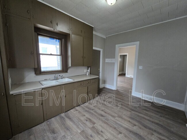 Foto del edificio - 813 W 2nd St
