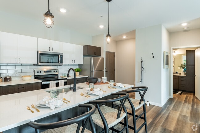 Model Eat-in Kitchen, B2 Floorplan | Velo Village | Apartment in Franklin WI - Velo Village Apartments