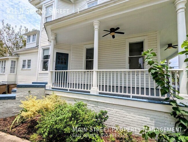 Building Photo - 911 N Spring Street - 1