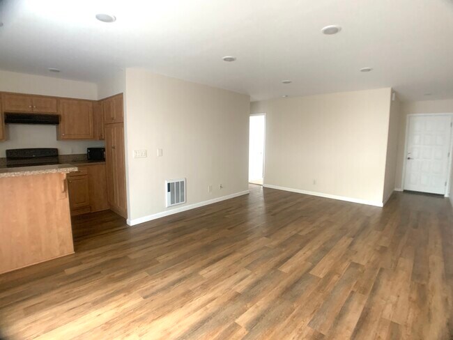 Building Photo - 4286 Fifth Ave