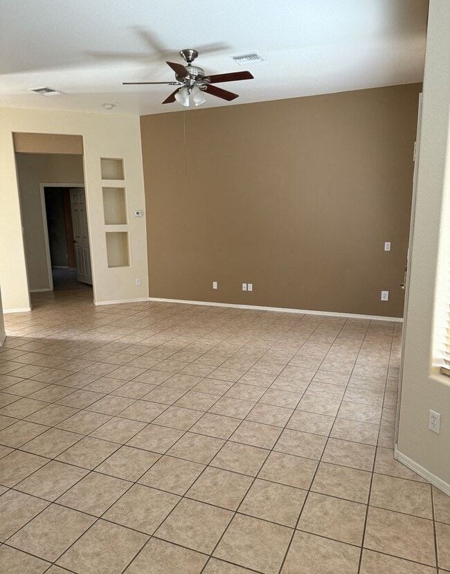 Building Photo - Updated 3 bedroom rental