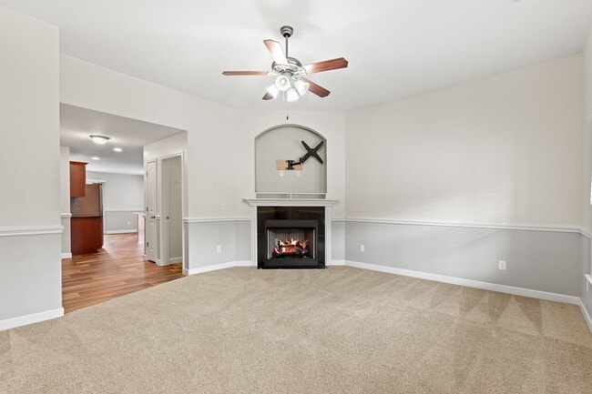 Building Photo - 3 BR, 2 BA 2-Car Garage Modern Ranch Livin...