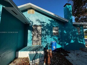 Building Photo - 1121 NW 40th St