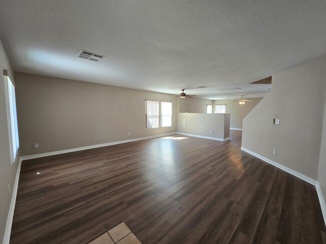 Building Photo - A Spacious 4 Bedroom House in Iron Mountai...