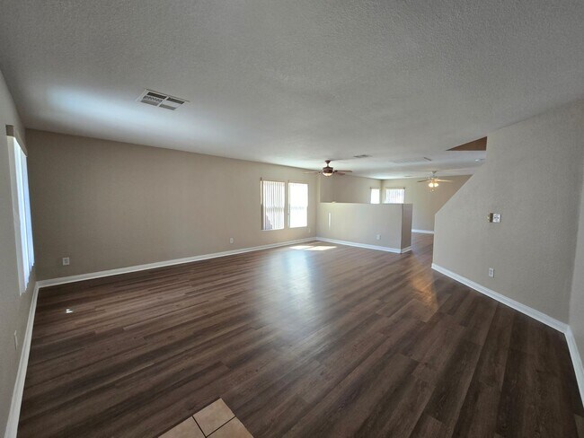 Foto del edificio - A Spacious 4 Bedroom House in Iron Mountai...