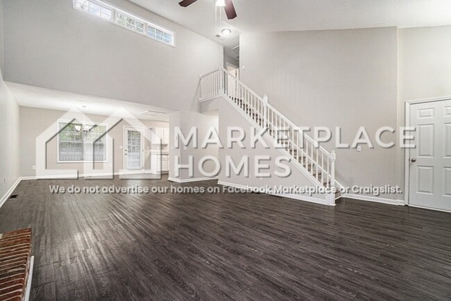 Building Photo - 141 Stable Ln