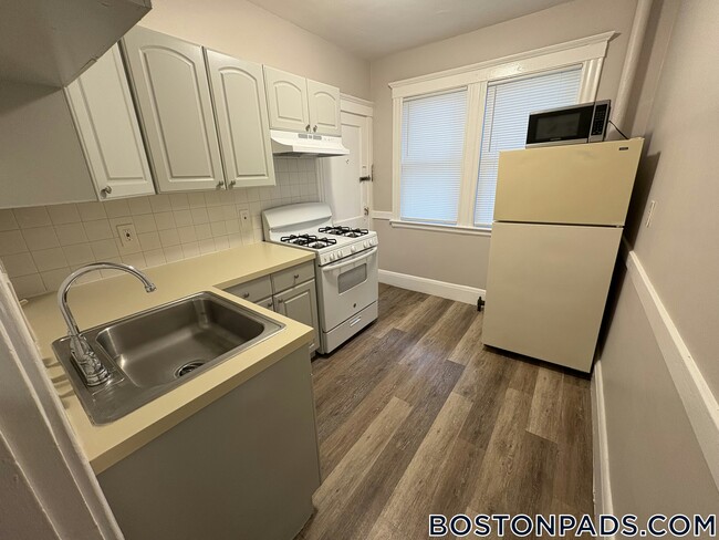 Building Photo - 30 Harwood St