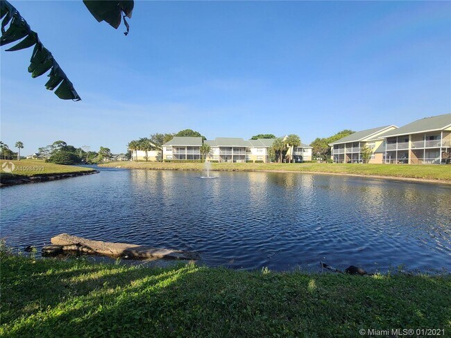 Foto del edificio - 2827 N Course Dr