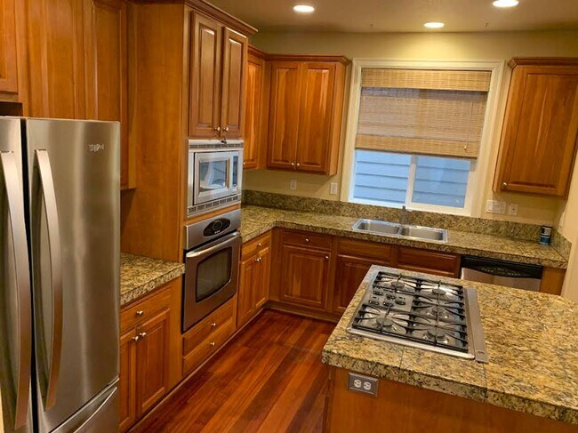 Building Photo - Iron Ridge Estates