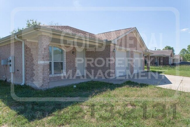 Building Photo - 208 Dale Earnhardt Dr