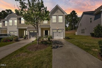 Building Photo - 2120 Junewood Ln