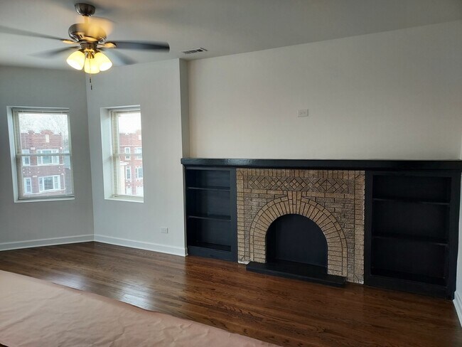Building Photo - 8210 S Langley Ave