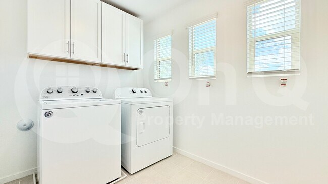 Foto del edificio - 40414 W Sunland Dr