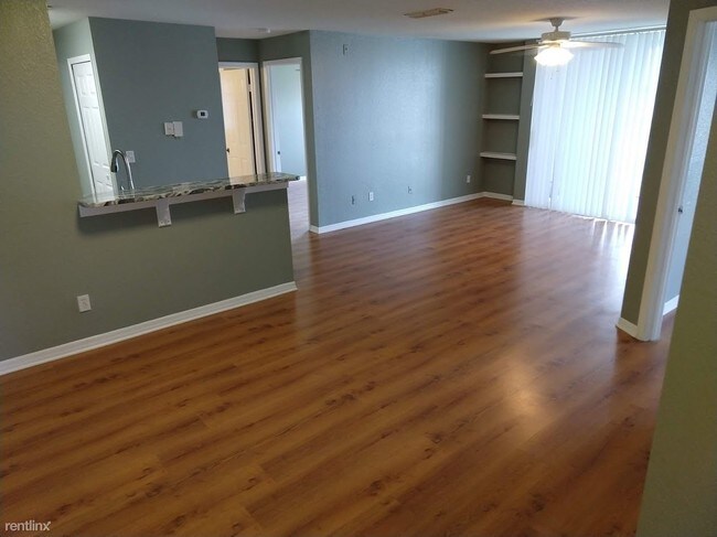 Building Photo - 2 br, 2 bath  - 7618 Pissarro Dr Apt 206 206