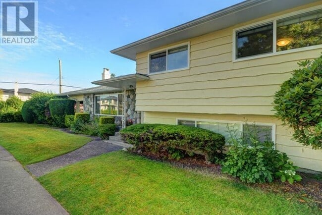 Building Photo - 4382 Brakenridge St