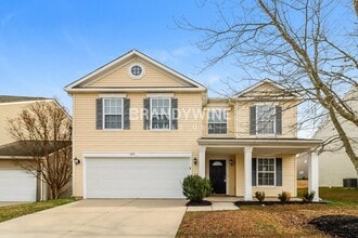 Building Photo - 1715 Larne Cir